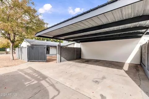 Exterior - 7701 N 17th Ave, Phoenix, AZ 85021 photo 3 of 9