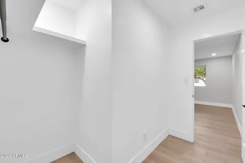 Entry Way - 7701 N 17th Ave, Phoenix, AZ 85021 photo 2 of 2