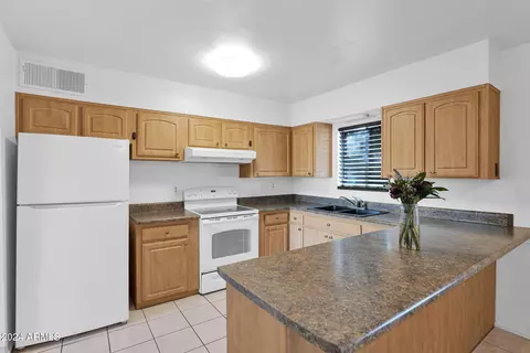 2931 E Danbury Rd, Phoenix, AZ 85032 photo 8