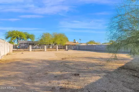 2931 E Danbury Rd, Phoenix, AZ 85032