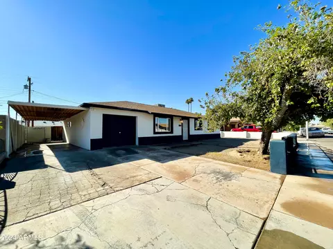 3320 N 39th Dr, Phoenix, AZ 85019 photo 4