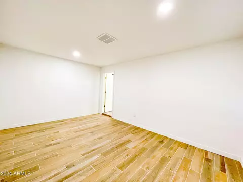 3320 N 39th Dr, Phoenix, AZ 85019 photo 11