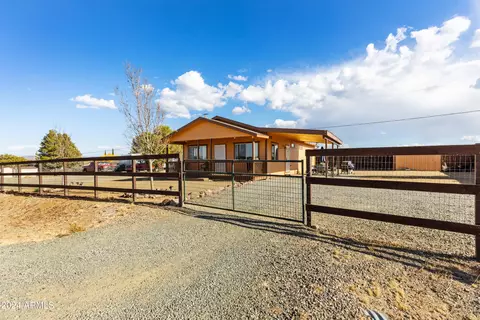 20565 E Ash Creek Rd, Mayer, AZ 86333