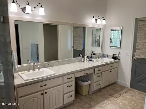 Bath - 3824 E Kachina Dr, Phoenix, AZ 85044 photo 3 of 3