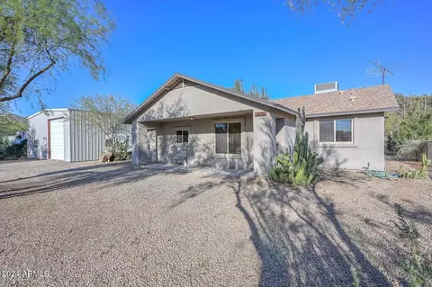 19130 E Palm Ln, Black Canyon City, AZ 85324