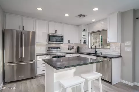 2301 E Parkside Ln, Phoenix, AZ 85024 photo 11