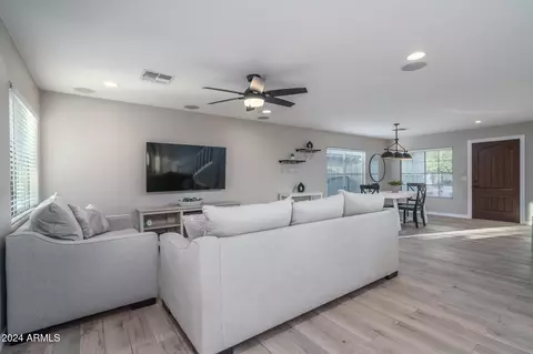 2301 E Parkside Ln, Phoenix, AZ 85024 photo 7
