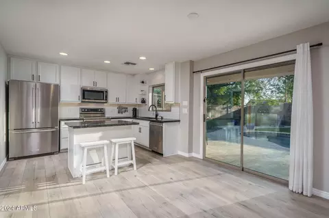 2301 E Parkside Ln, Phoenix, AZ 85024 photo 9