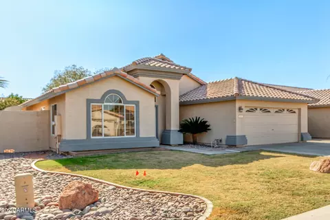 915 W Spur Ave, Gilbert, AZ 85233