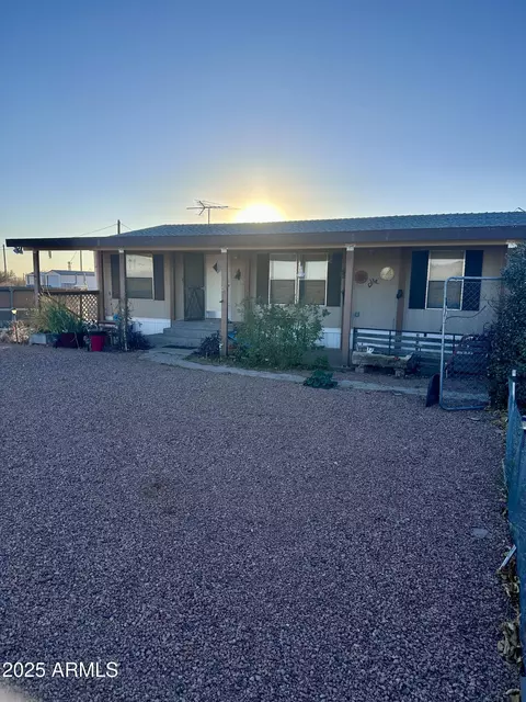 27380 S Santa Fe Rd, Congress, AZ 85332