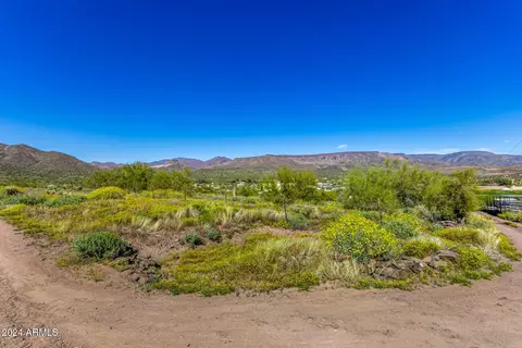 492 N Nn N 13th Ave #-, New River, AZ 85087