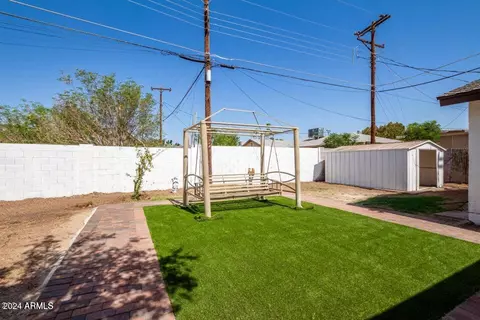 Exterior - 6306 W Mitchell Dr, Phoenix, AZ 85033 photo 4 of 5