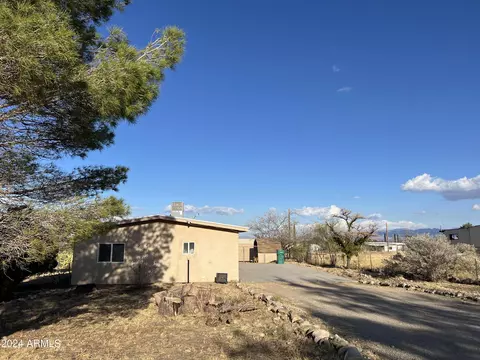 7245 S Cole Ln, Hereford, AZ 85615