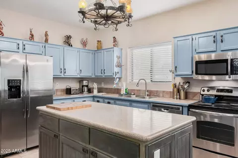 Kitchen - 2632 E Camina Plata --, Gilbert, AZ 85298 photo 9 of 10