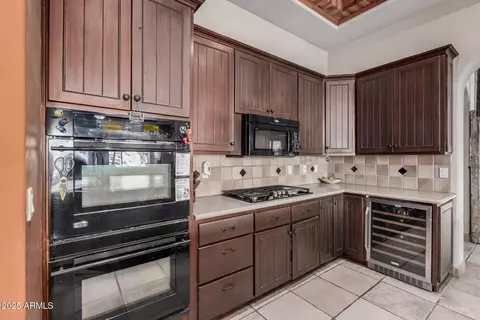 Kitchen - 2632 E Camina Plata --, Gilbert, AZ 85298 photo 6 of 10