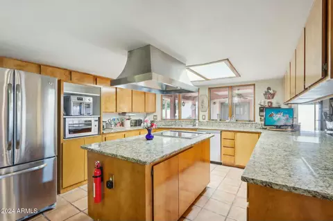 Kitchen - 2546 E Hale St, Mesa, AZ 85213 photo 2 of 5