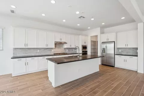 Kitchen - 11512 E Utah Ave, Mesa, AZ 85212 photo 2 of 3