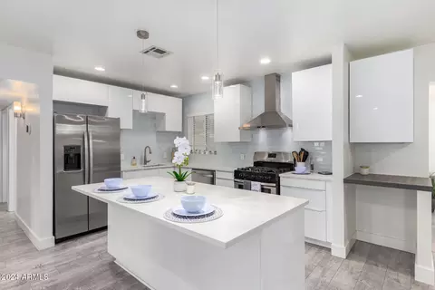 Kitchen - 1322 E Colter St, Phoenix, AZ 85014 photo 2 of 9