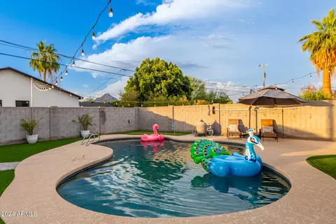 Exterior - 1322 E Colter St, Phoenix, AZ 85014 photo 16 of 24