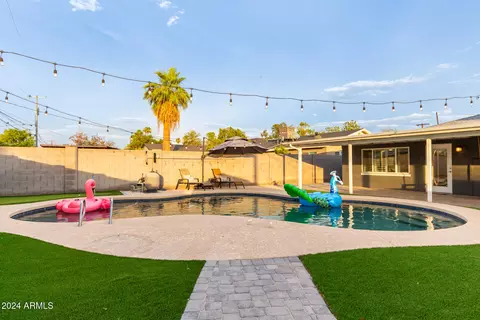 Exterior - 1322 E Colter St, Phoenix, AZ 85014 photo 17 of 24