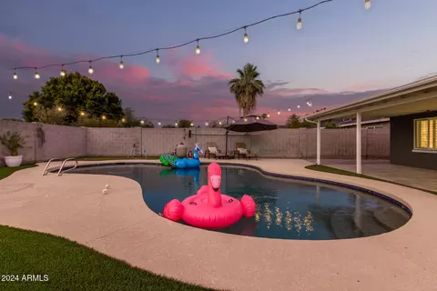 Exterior - 1322 E Colter St, Phoenix, AZ 85014 photo 7 of 24