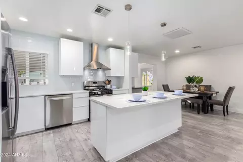 Kitchen - 1322 E Colter St, Phoenix, AZ 85014 photo 8 of 9