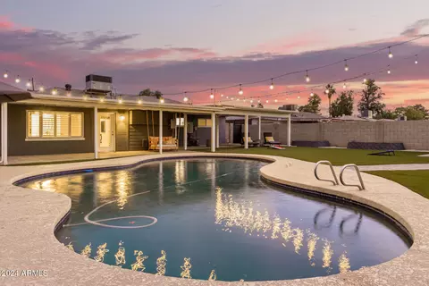 Exterior - 1322 E Colter St, Phoenix, AZ 85014 photo 8 of 24