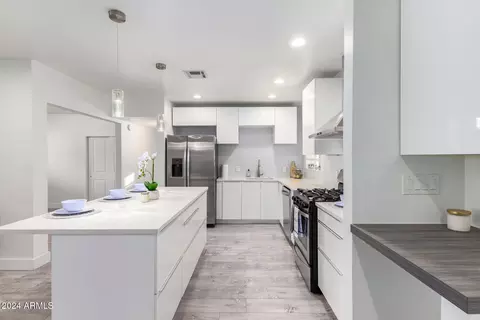 Kitchen - 1322 E Colter St, Phoenix, AZ 85014 photo 3 of 9