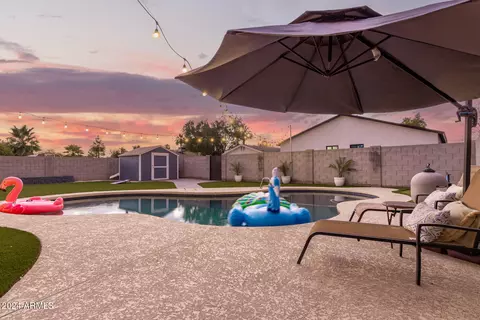 Exterior - 1322 E Colter St, Phoenix, AZ 85014 photo 11 of 24