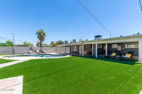 Exterior - 1322 E Colter St, Phoenix, AZ 85014 photo 3 of 24