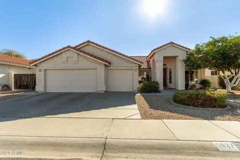 5827 W Charter Oak Rd, Glendale, AZ 85304
