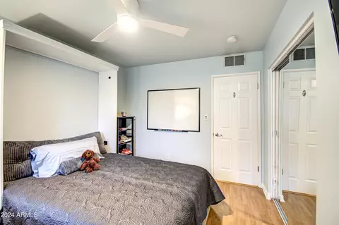 127 E Loma Ln, Phoenix, AZ 85020 photo 9