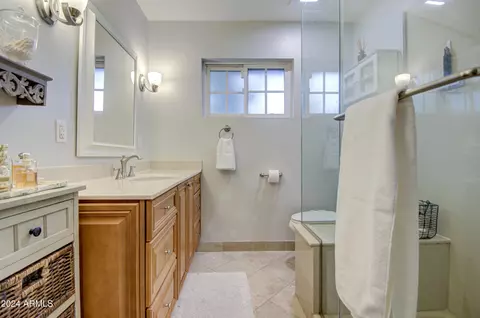 127 E Loma Ln, Phoenix, AZ 85020 photo 12