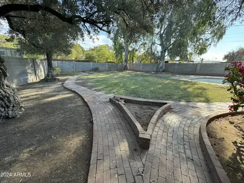 1325 E Avalon Dr, Phoenix, AZ 85014 photo 10
