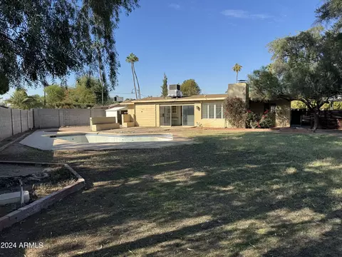 1325 E Avalon Dr, Phoenix, AZ 85014 photo 2
