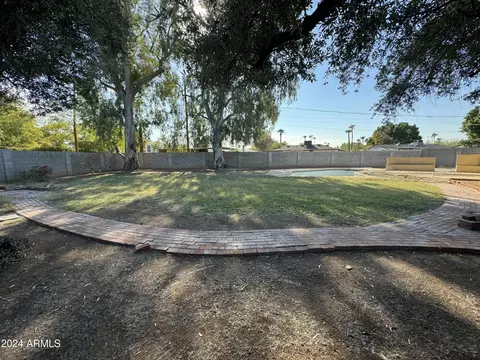 1325 E Avalon Dr, Phoenix, AZ 85014 photo 8
