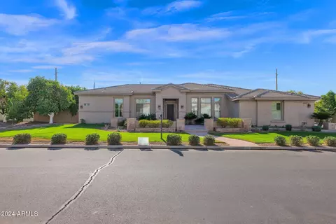 Exterior - 3331 E Indigo Cir, Mesa, AZ 85213 photo 3 of 19
