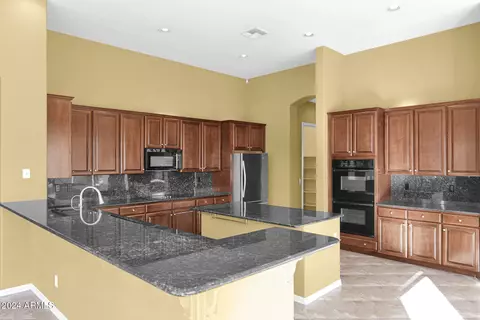 Kitchen - 3331 E Indigo Cir, Mesa, AZ 85213 photo 4 of 5
