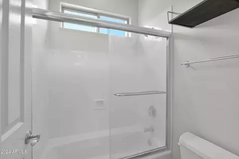 Bath - 3331 E Indigo Cir, Mesa, AZ 85213 photo 5 of 7