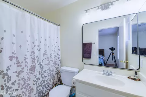 Bath - 10856 E Arcadia Ave, Mesa, AZ 85208 photo 2 of 3