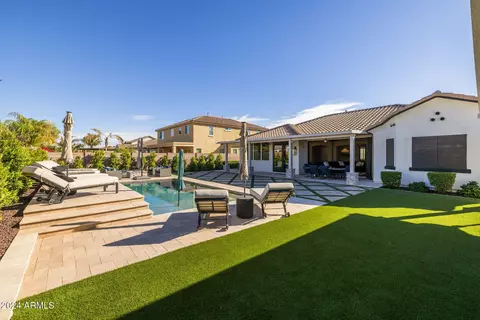 Exterior - 3022 E Warbler Rd, Gilbert, AZ 85297 photo 4 of 7