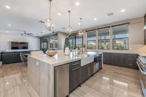 Kitchen - 3022 E Warbler Rd, Gilbert, AZ 85297 photo 6 of 7