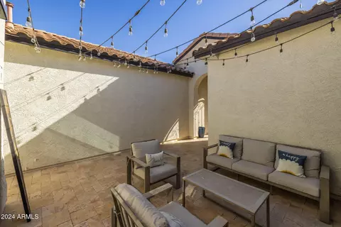 Exterior - 3022 E Warbler Rd, Gilbert, AZ 85297 photo 3 of 7