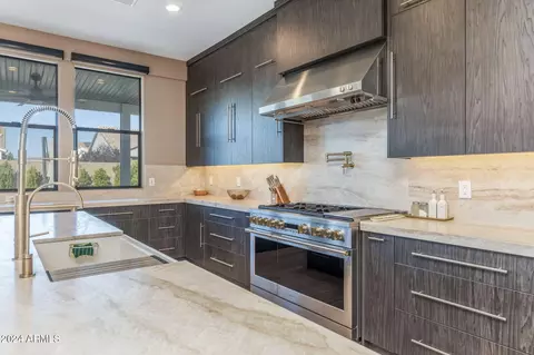 Kitchen - 3022 E Warbler Rd, Gilbert, AZ 85297 photo 5 of 7