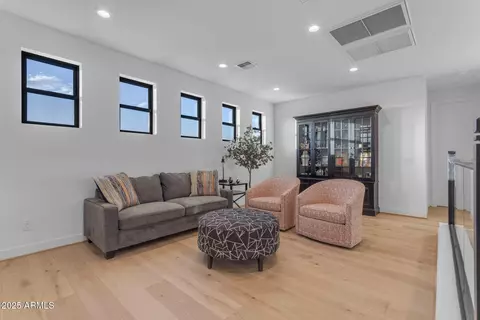 Entry Way - 3901 E Sagebrush St, Gilbert, AZ 85296 photo 12 of 14