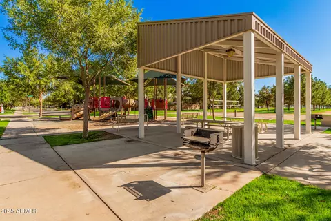 View/Area - 3901 E Sagebrush St, Gilbert, AZ 85296 photo 4 of 8
