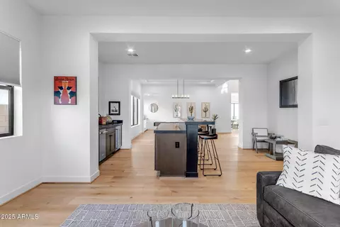 Entry Way - 3901 E Sagebrush St, Gilbert, AZ 85296 photo 5 of 14