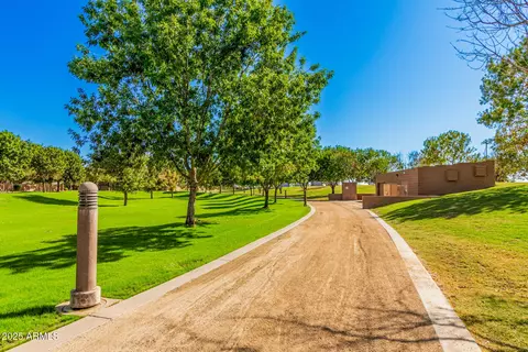 View/Area - 3901 E Sagebrush St, Gilbert, AZ 85296 photo 5 of 8