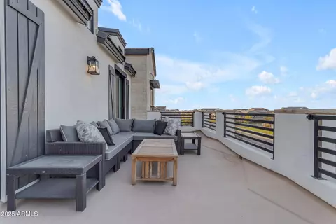 Exterior - 3901 E Sagebrush St, Gilbert, AZ 85296 photo 5 of 10