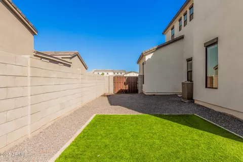 Exterior - 3901 E Sagebrush St, Gilbert, AZ 85296 photo 8 of 10